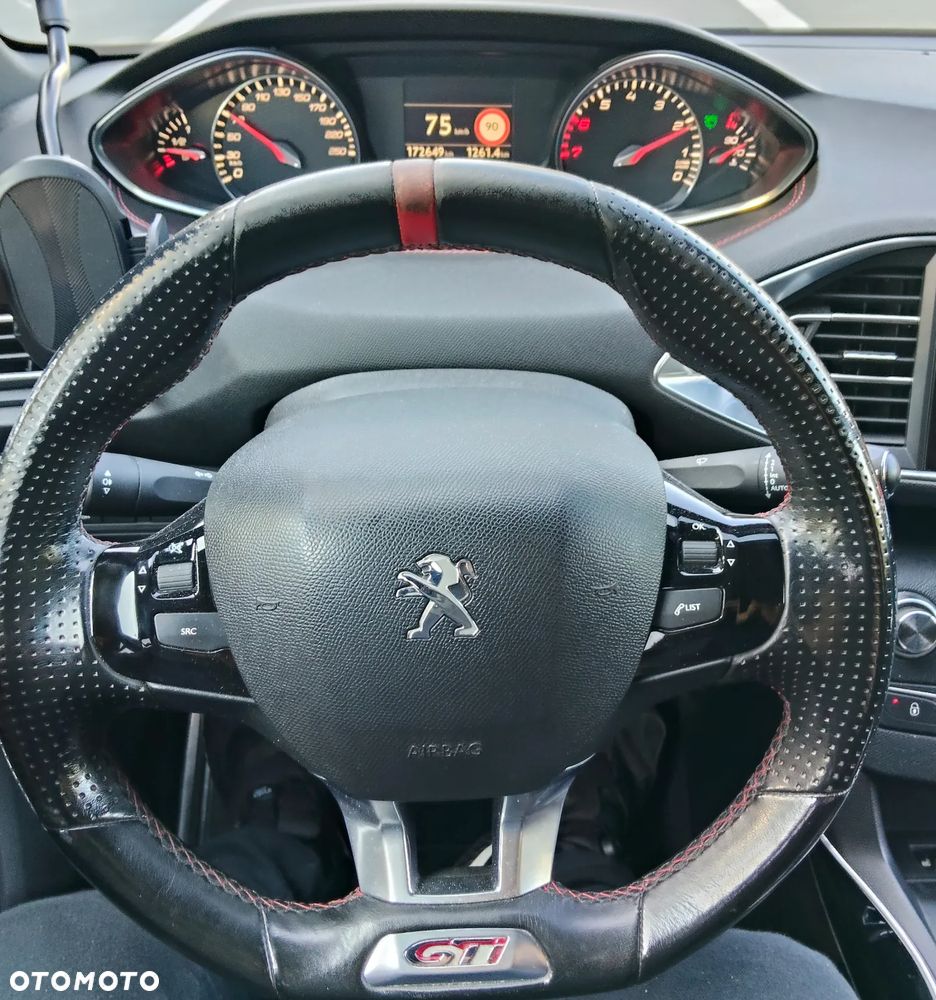 Peugeot 308 - 8