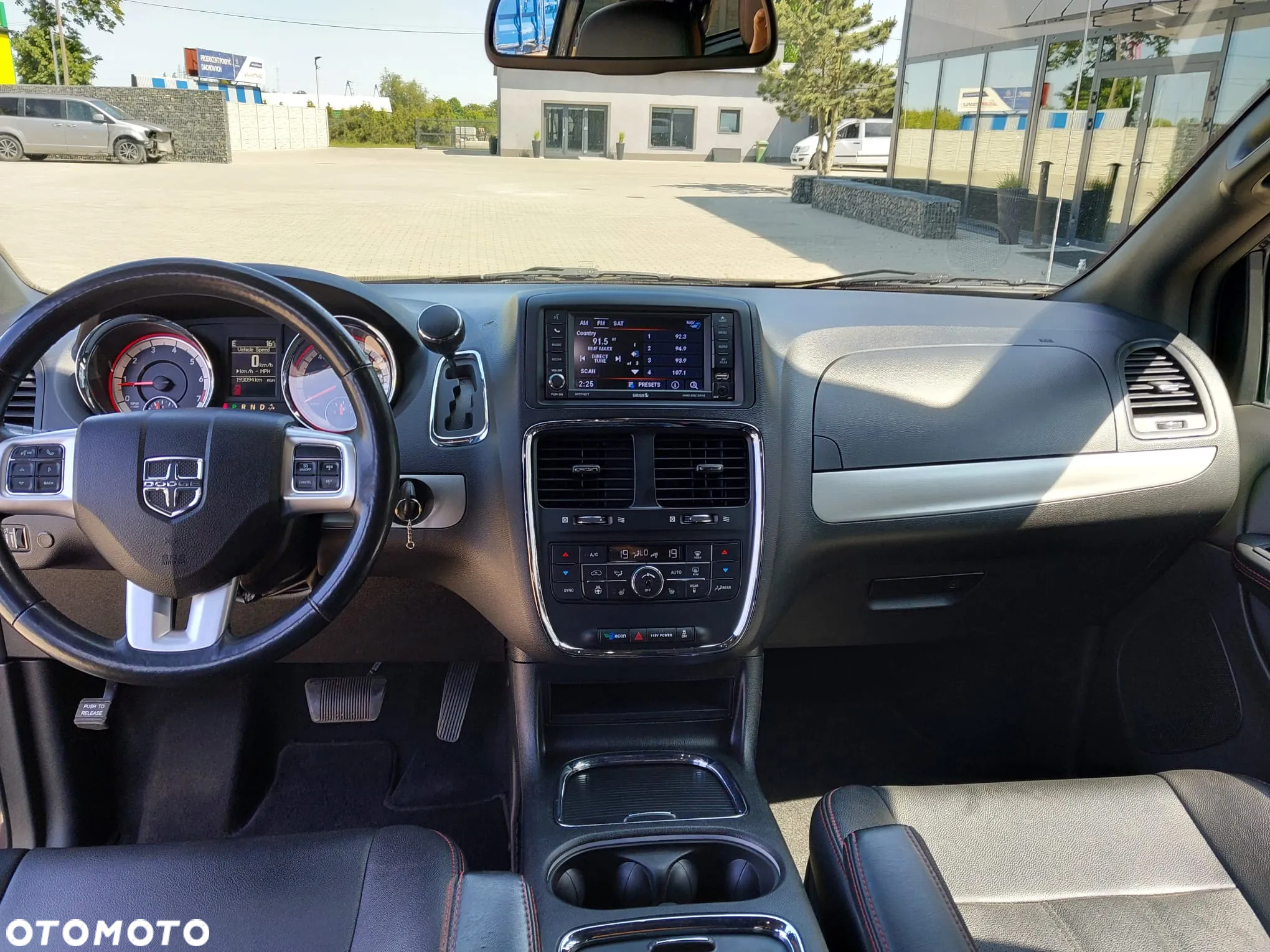 Dodge Grand Caravan - 9