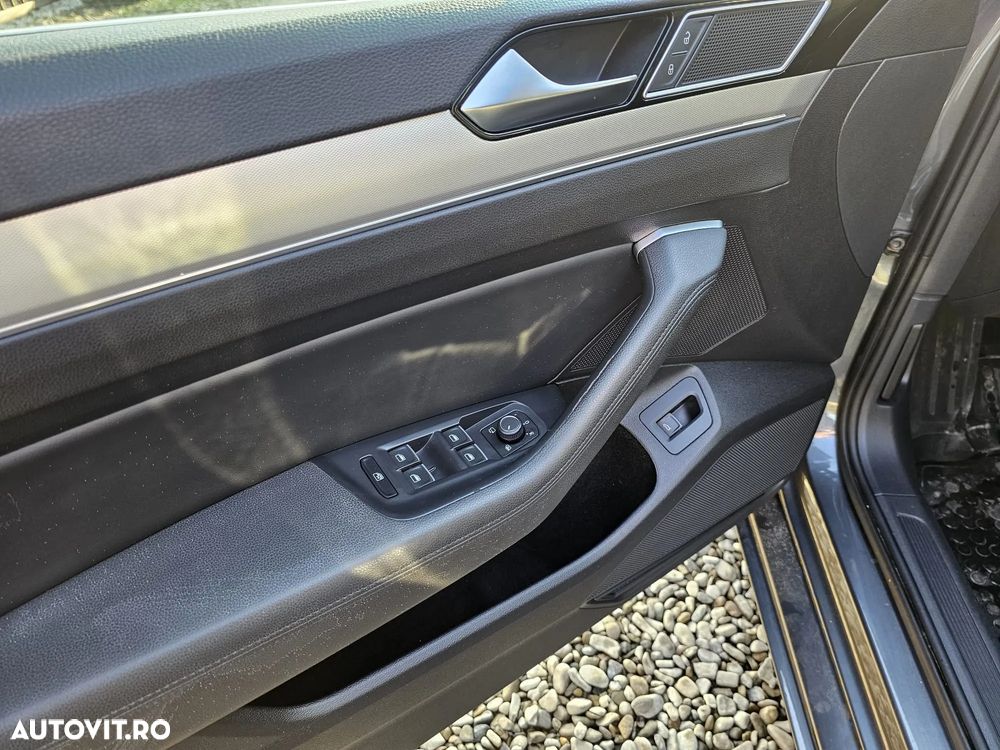 Volkswagen Passat 2.0 TDI Comfortline - 12