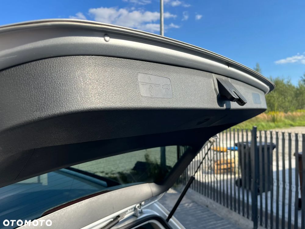 Volkswagen Golf Variant 1.6 TDI BlueMot Trendline DSG - 17