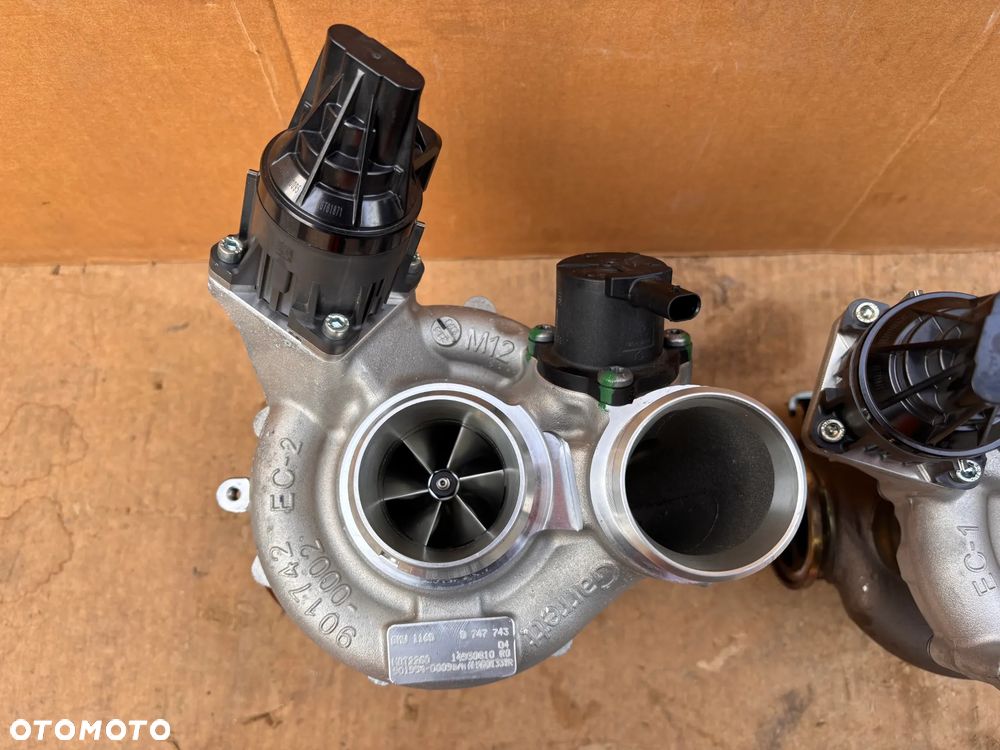 Turbosprężarka Turbina Turbo BMW M550 M850 X5 G05 X6 G06 X7 G07 F95 F96 Lewa Prawa Benzyna 4.4 G70 11658747744 8747744 8747743 11658747743 - 5