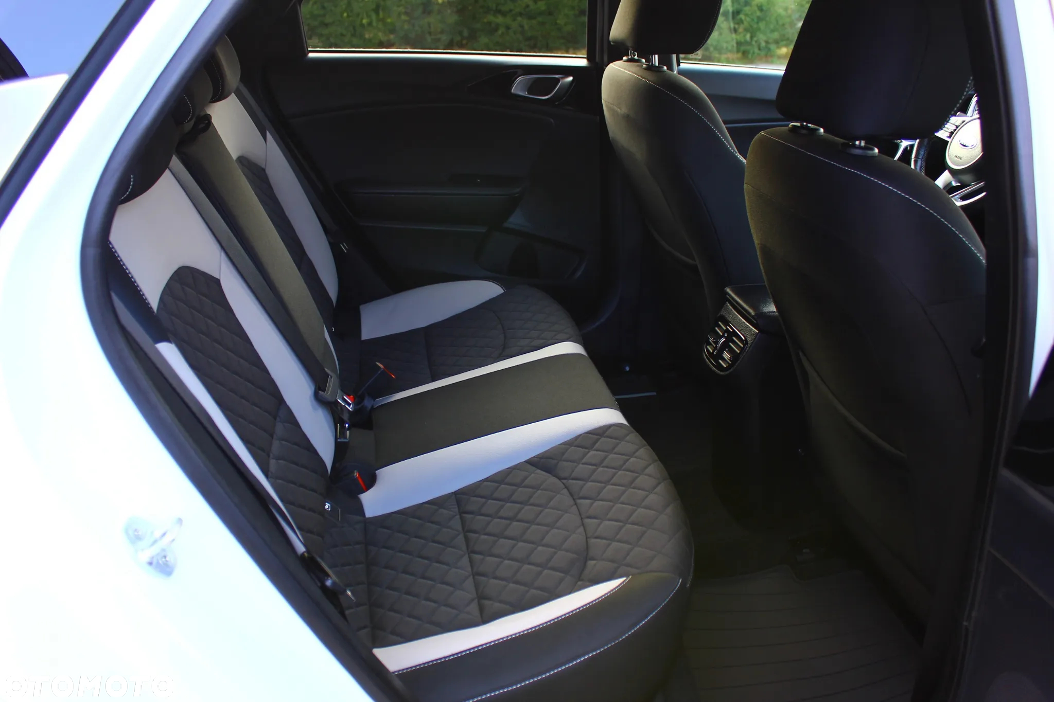 Kia ProCeed 1.4 T-GDI GT Line - 37