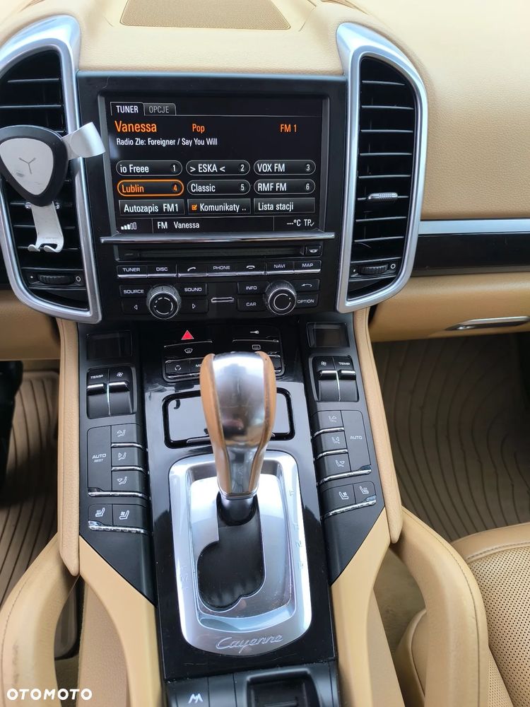 Porsche Cayenne - 8