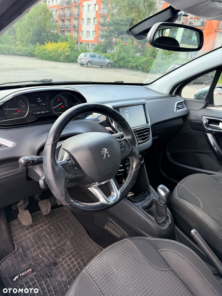 Peugeot 208 1.2 PureTech Allure S&S - 9