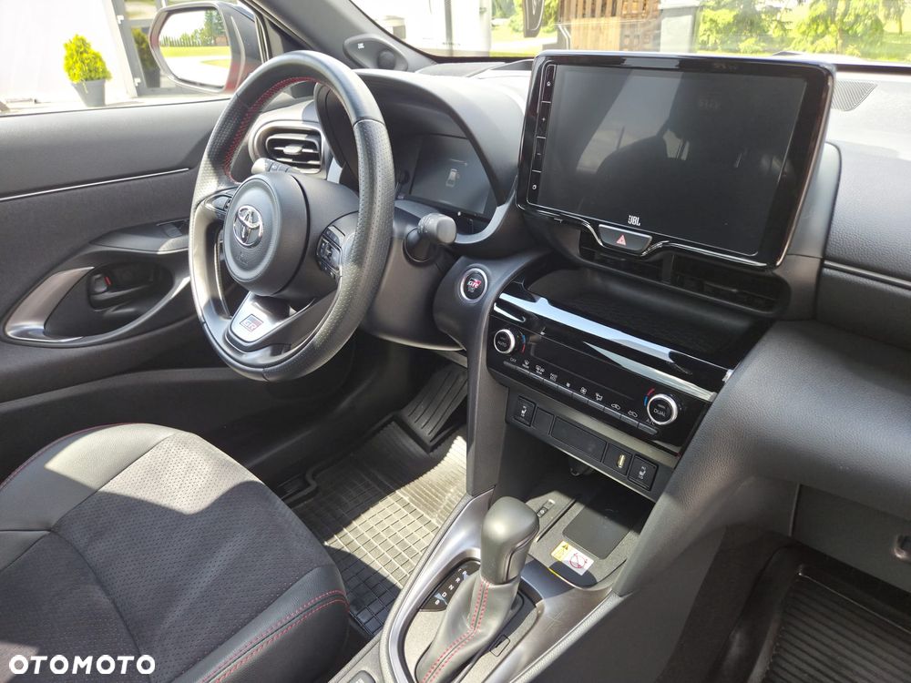 Toyota Yaris Cross - 12
