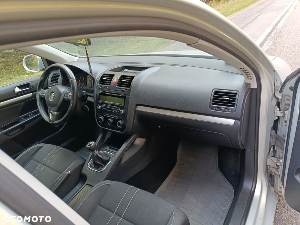 Volkswagen Jetta - 12