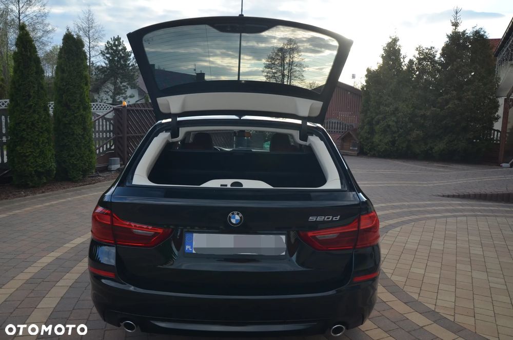BMW Seria 5 520d M Sport - 37