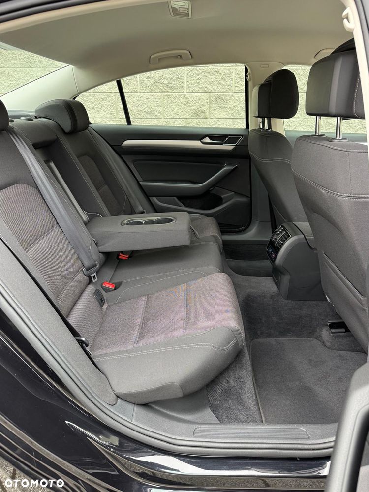 Volkswagen Passat 2.0 TDI SCR Comfortline DSG - 18