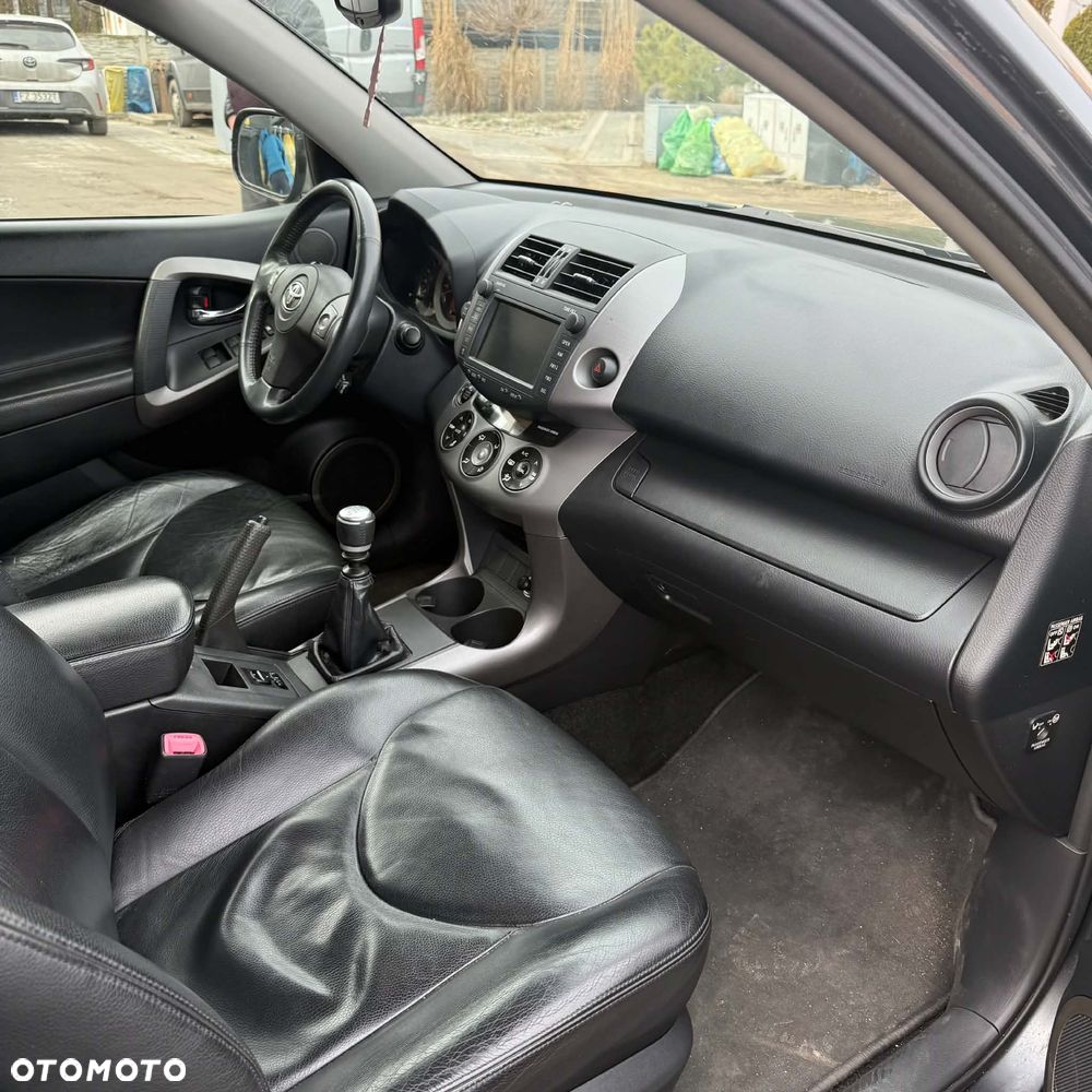 Toyota RAV4 - 30