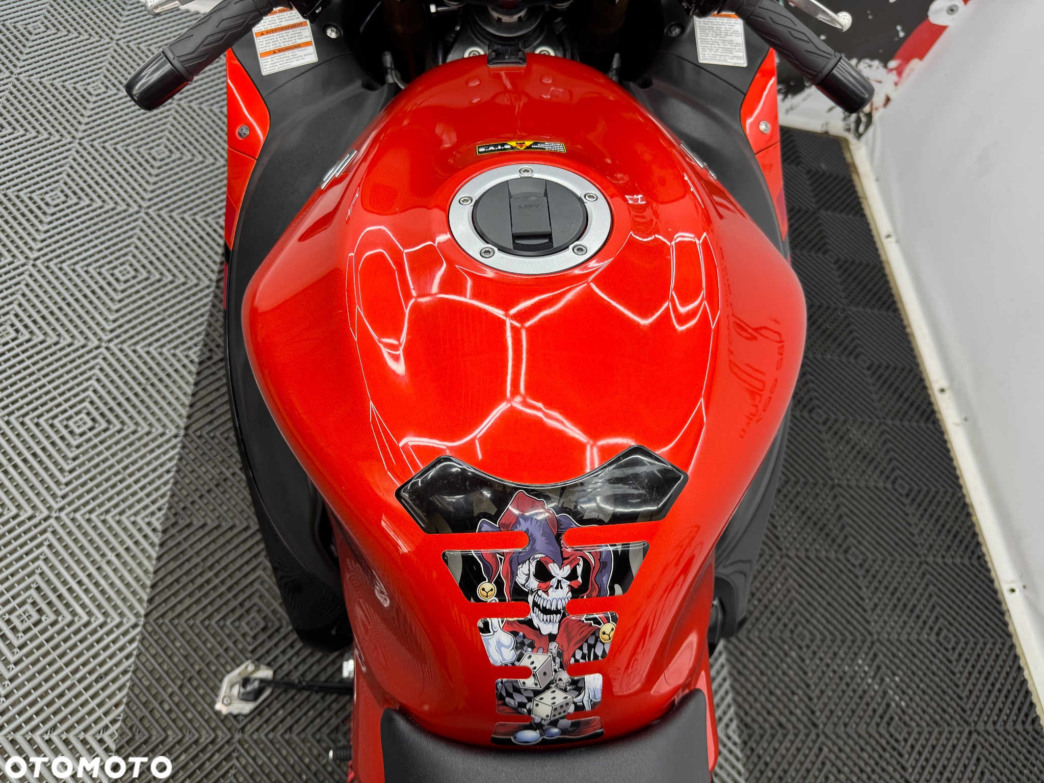 Suzuki GSX-R - 23