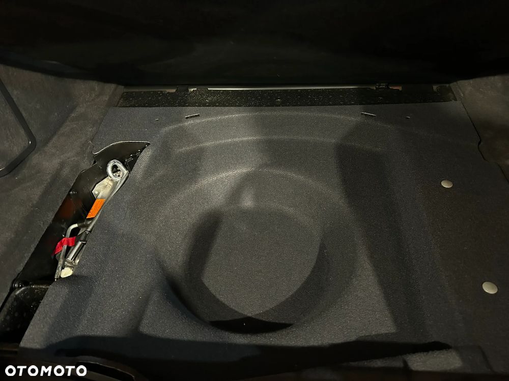 Mercedes-Benz Klasa E 320 Avantgarde - 18