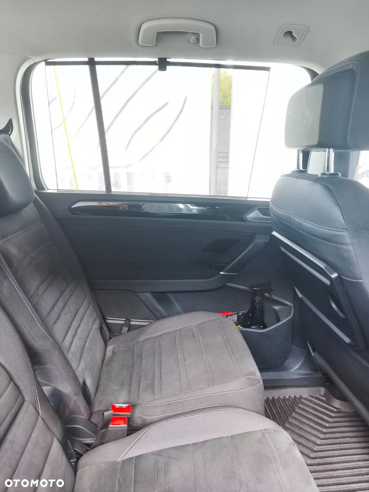 Volkswagen Touran 2.0 TDI SCR Highline - 29