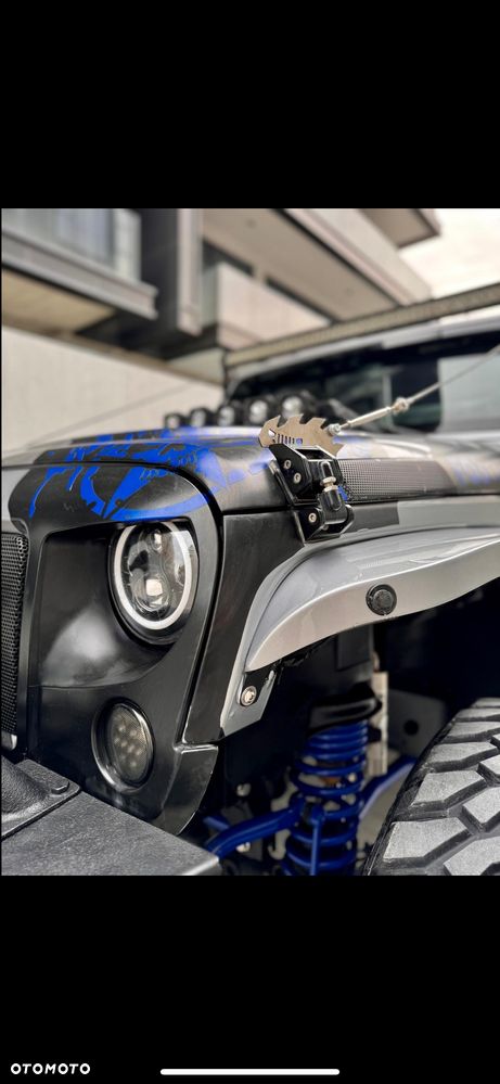 Jeep Wrangler 3.6 Unlim Black Edition II - 36