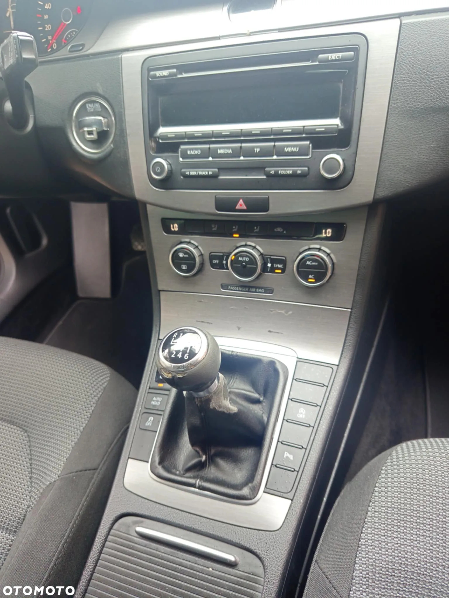Volkswagen Passat 2.0 TDI Comfortline - 32
