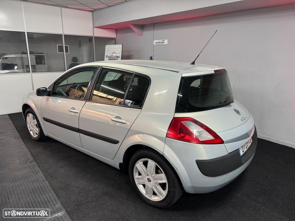 Renault Mégane 1.5 dCi Confort Dynamique - 8
