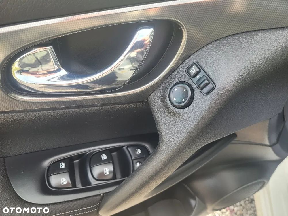 Nissan Qashqai 1.6 DCi N-Connecta EU6 - 23