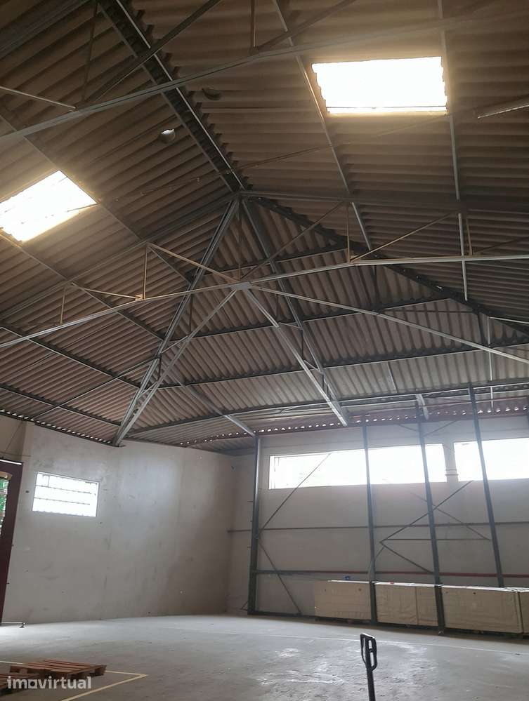 Armazém Licença Industrial com 1800m2 Espinho - Grande imagem: 3/8
