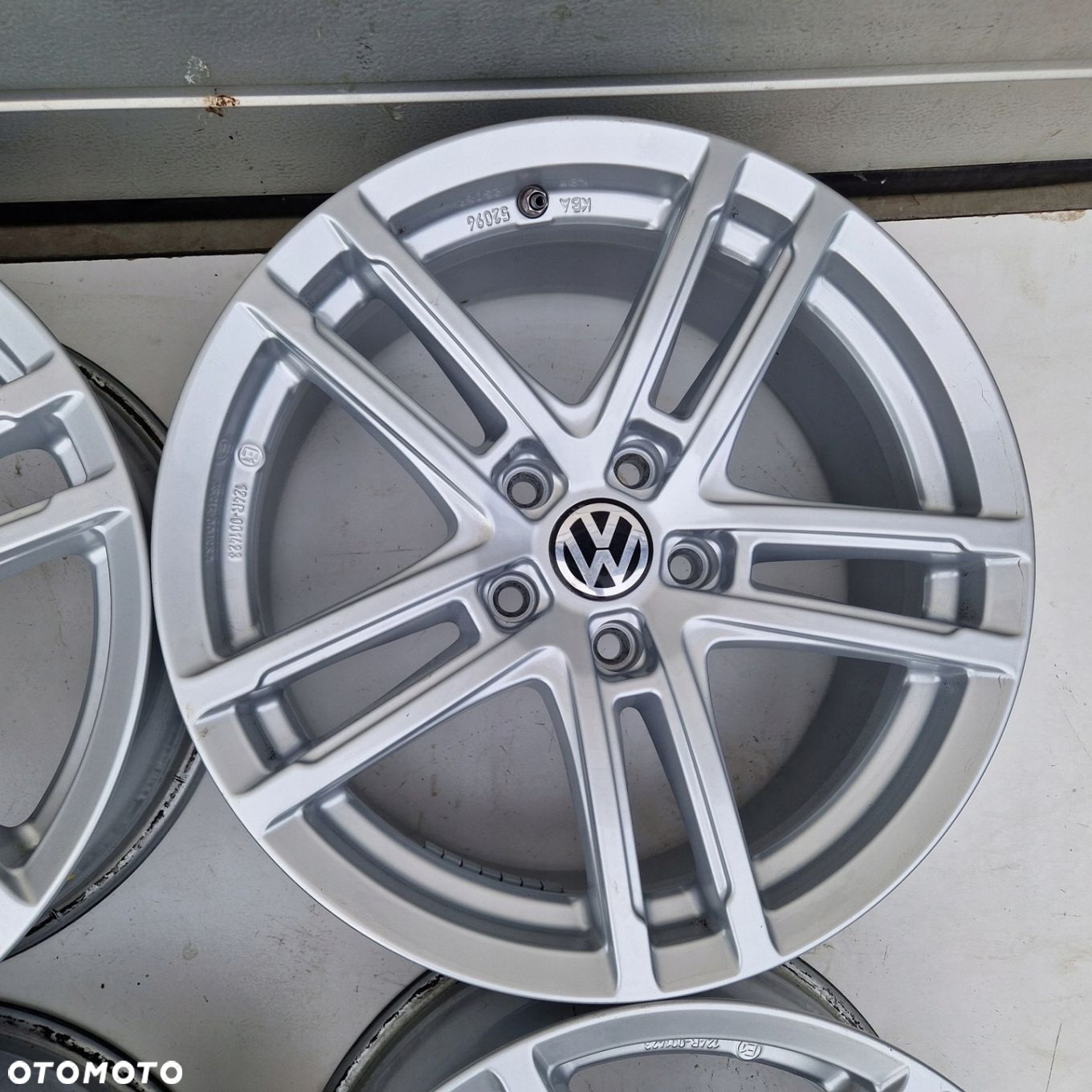 VW PASSAT B7 B8 CC TIGUAN I II ARTEON SHARAN 17 ET27 5x112 4X - 6
