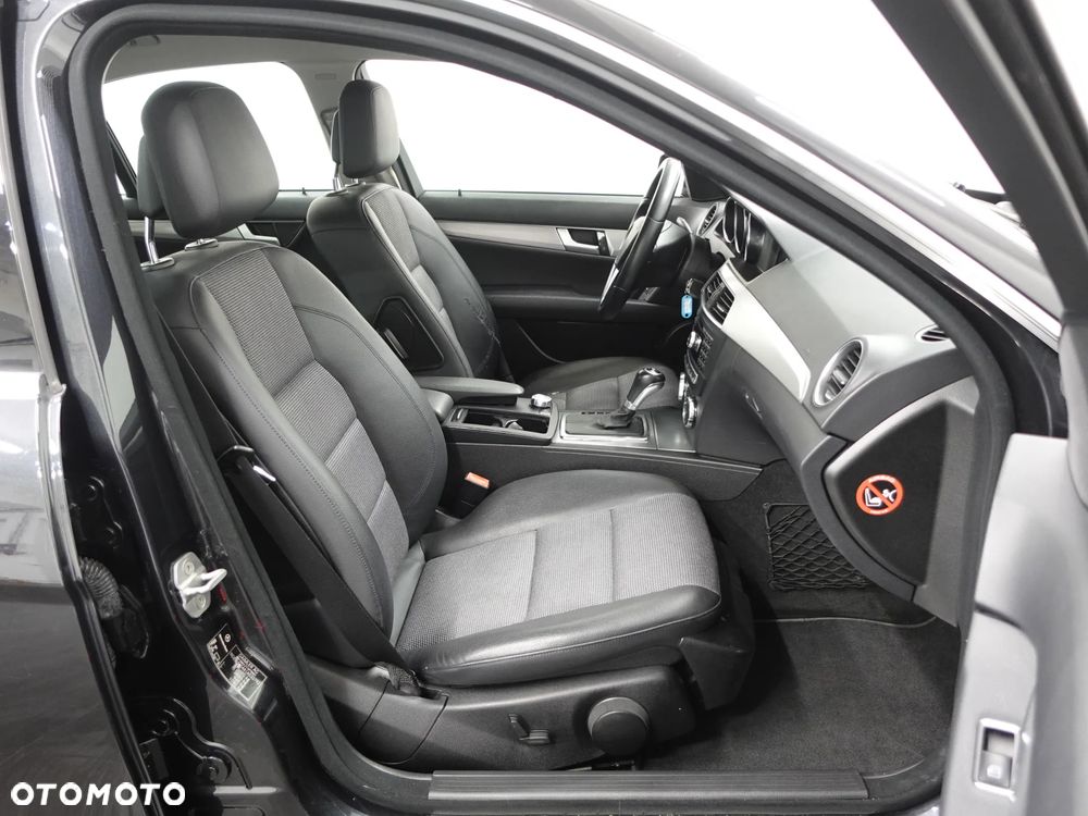 Mercedes-Benz Klasa C 200 (BlueEFFICIENCY) 7G-TRONIC Avantgarde - 26