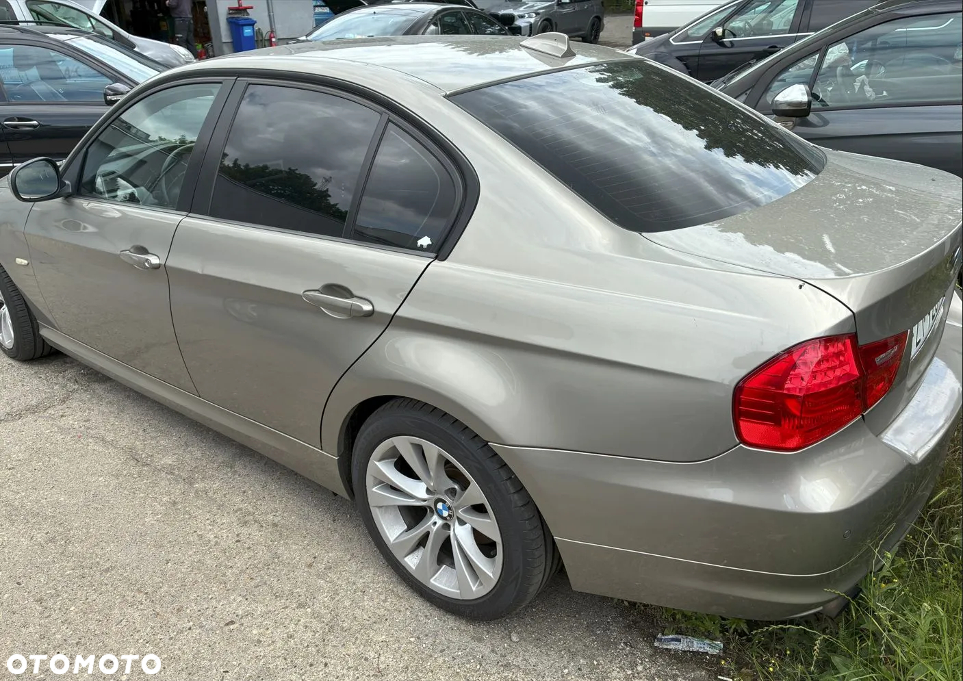 BMW Seria 3 318i - 4