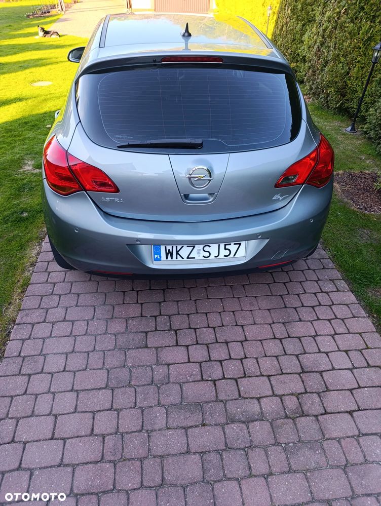 Opel Astra 1.6 Design Edition - 6