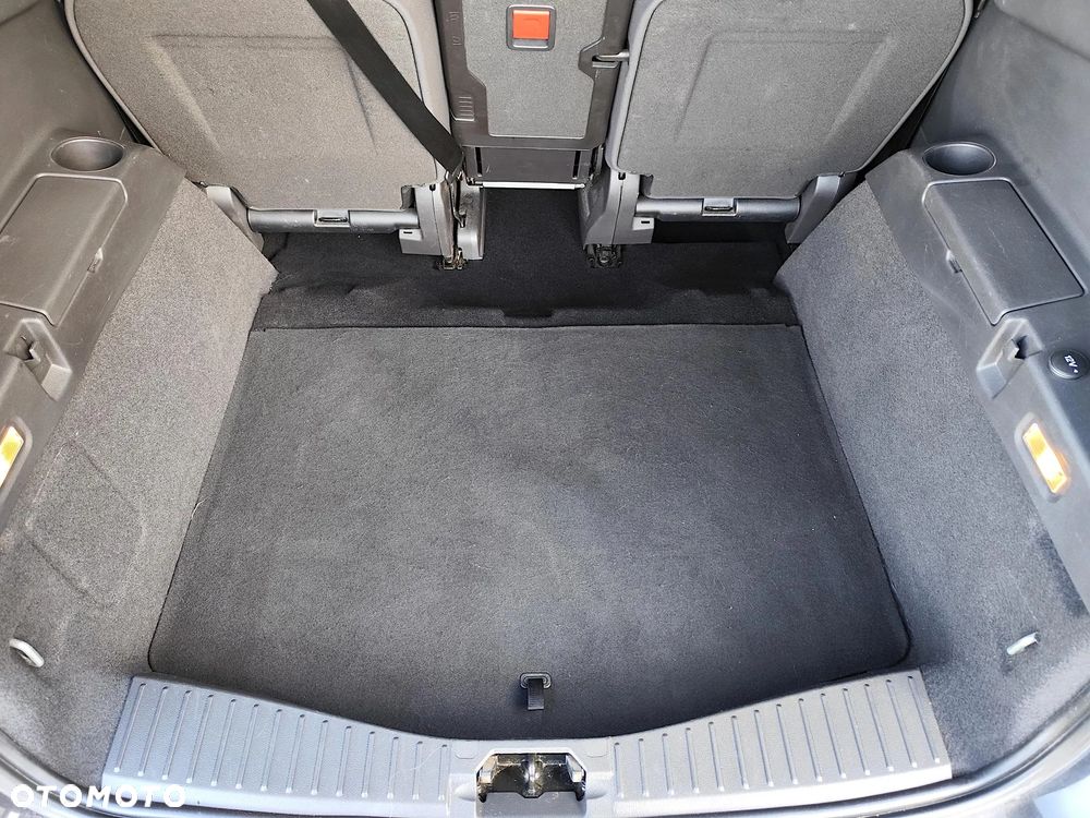 Ford Grand C-MAX - 38