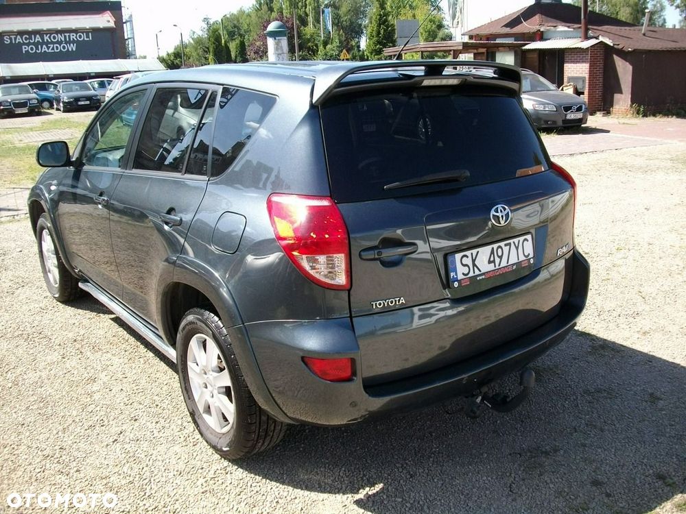 Toyota RAV4 - 6