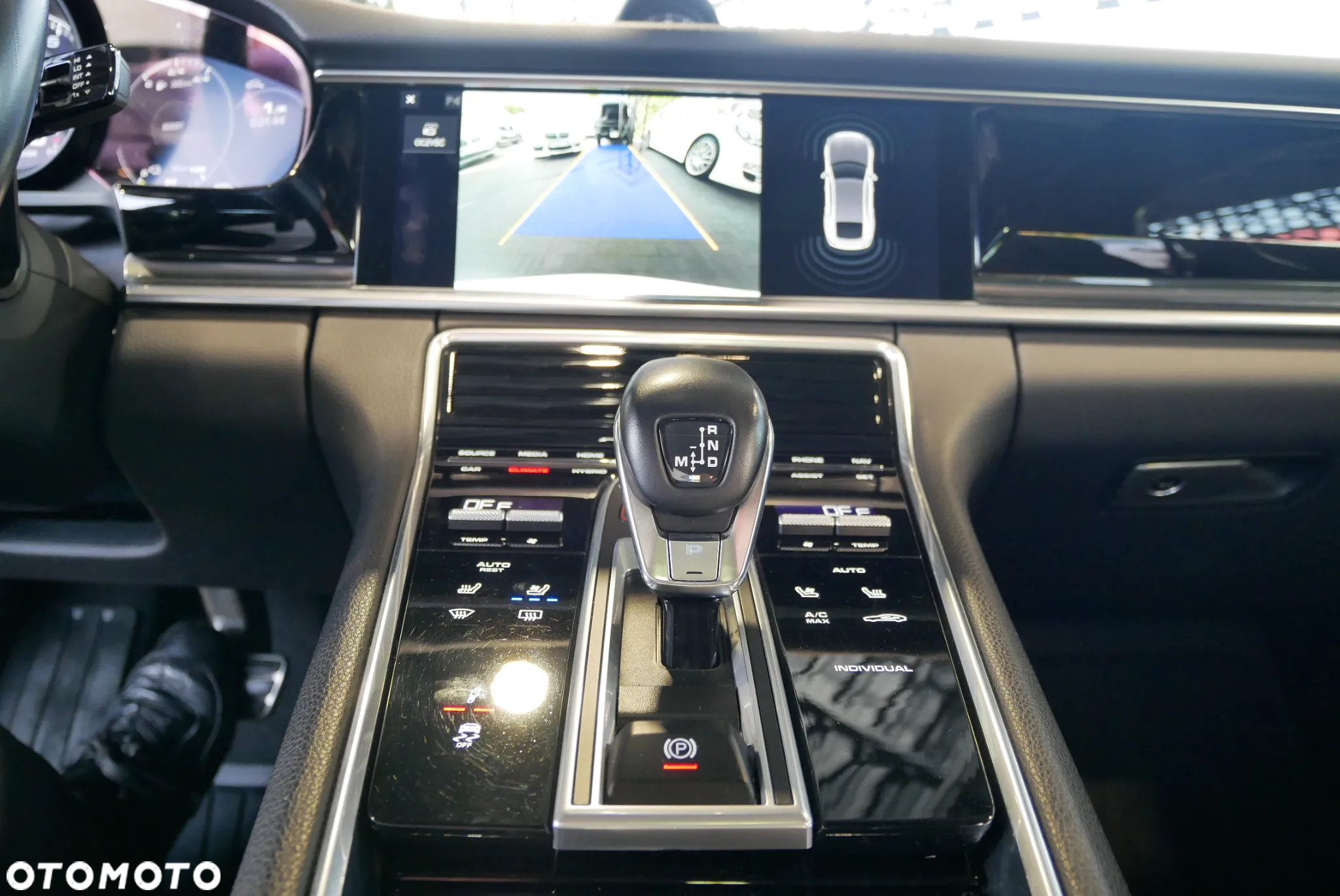 Porsche Panamera - 25