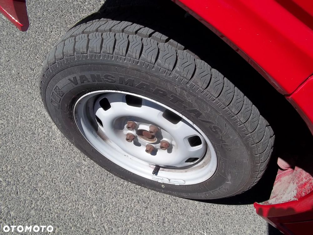 Volkswagen Multivan - 13