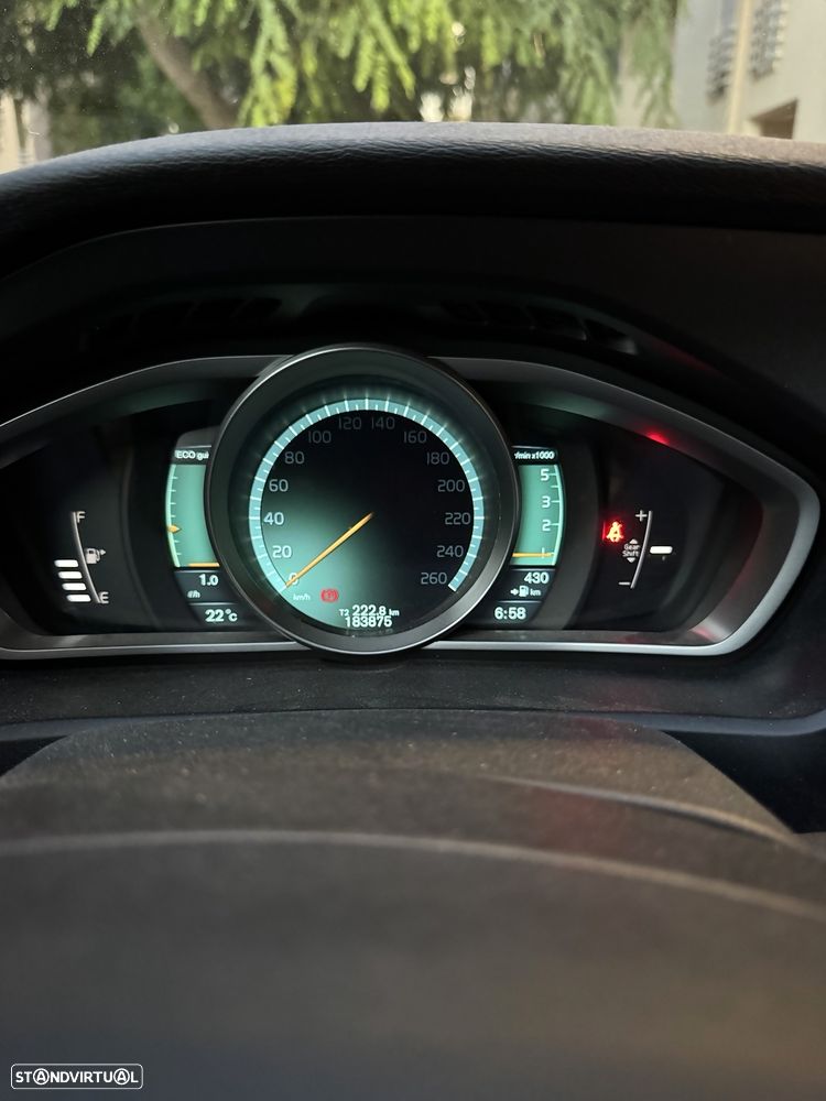 Volvo V40 1.6 D2 R-Design - 5