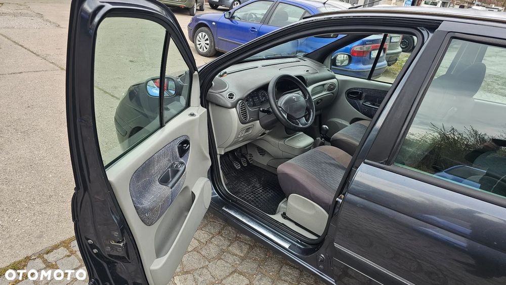 Renault Scenic 1.6 16V EXpression - 8