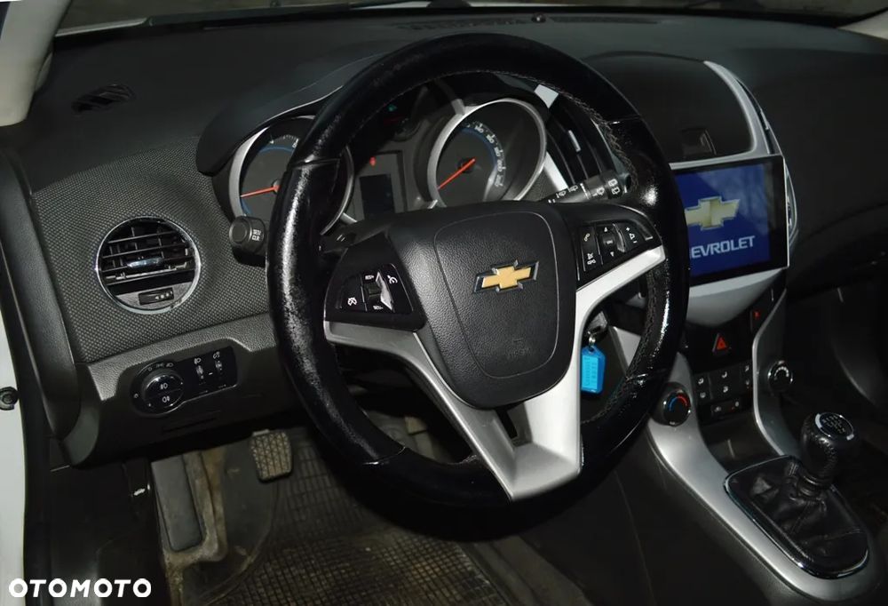 Chevrolet Cruze - 30
