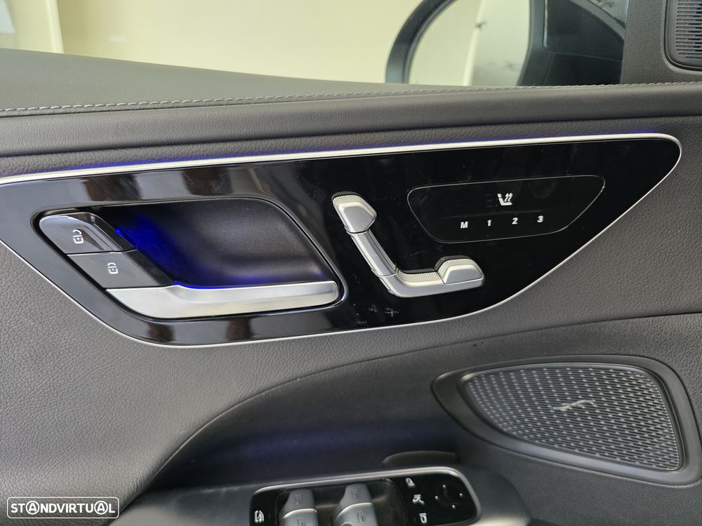 Mercedes-Benz C 300 e AMG Line - 24