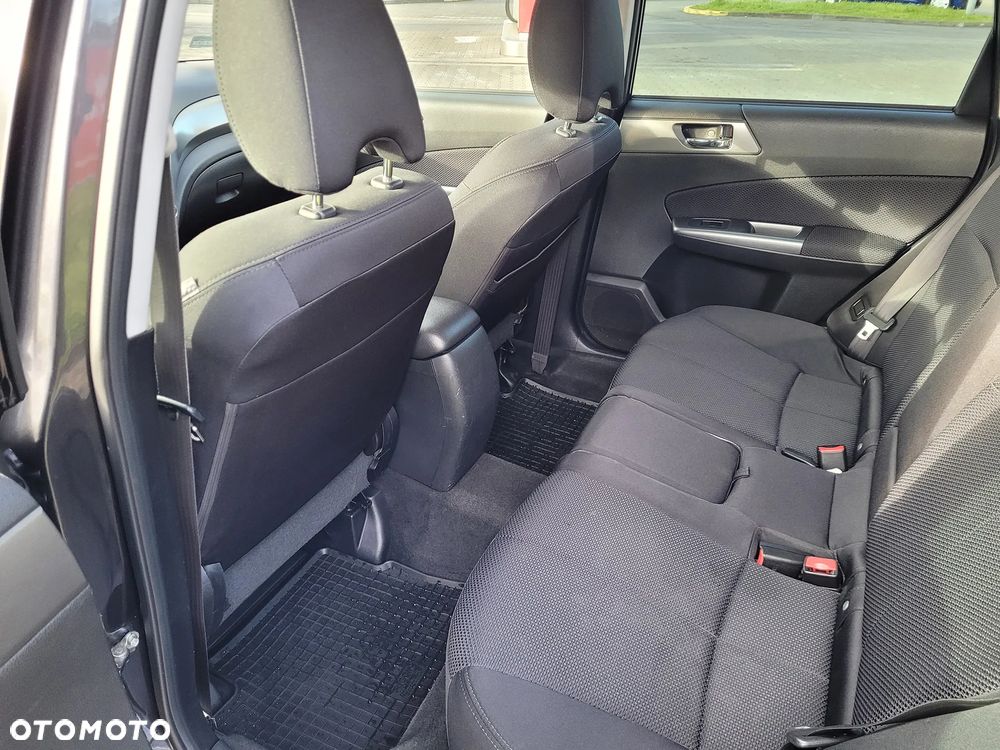 Subaru Forester 2.0D XE 000 Euro5 - 21