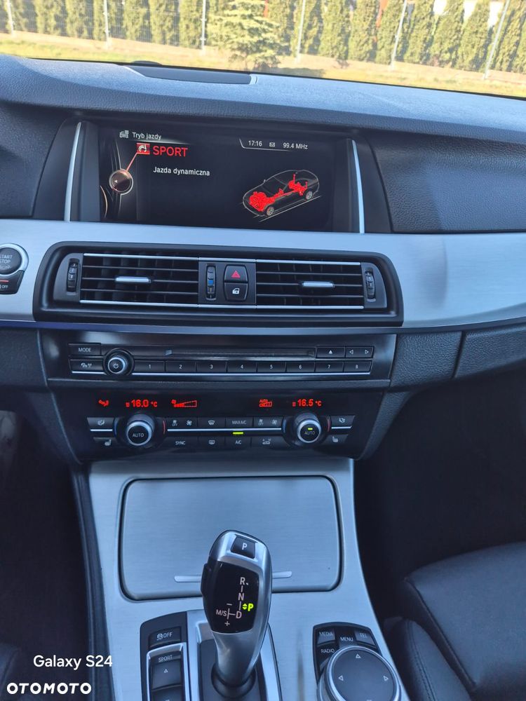 BMW Seria 5 525d xDrive Modern Line - 12