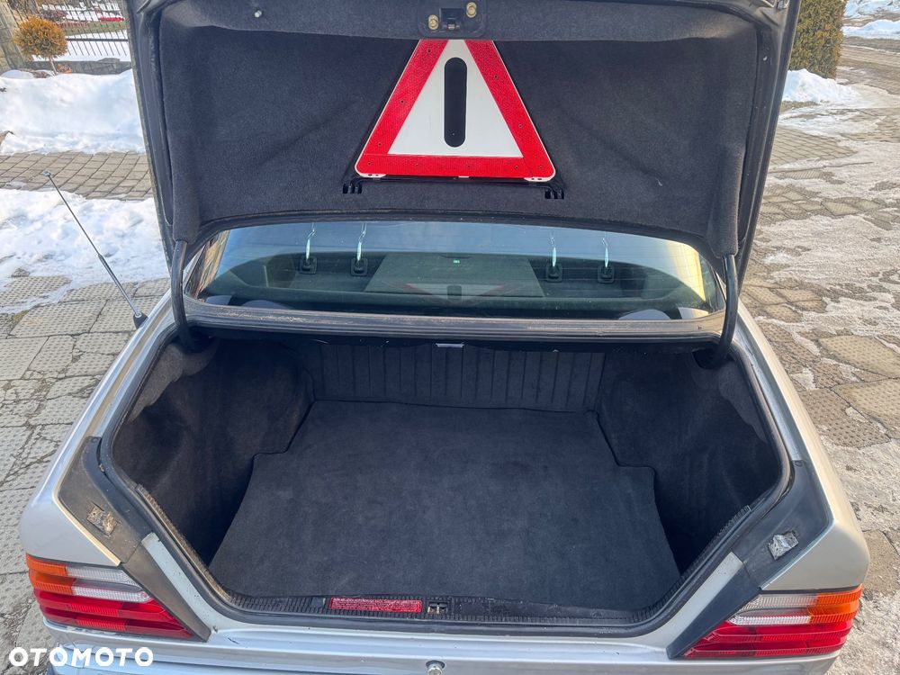 Mercedes-Benz W124 (1984-1993) - 19