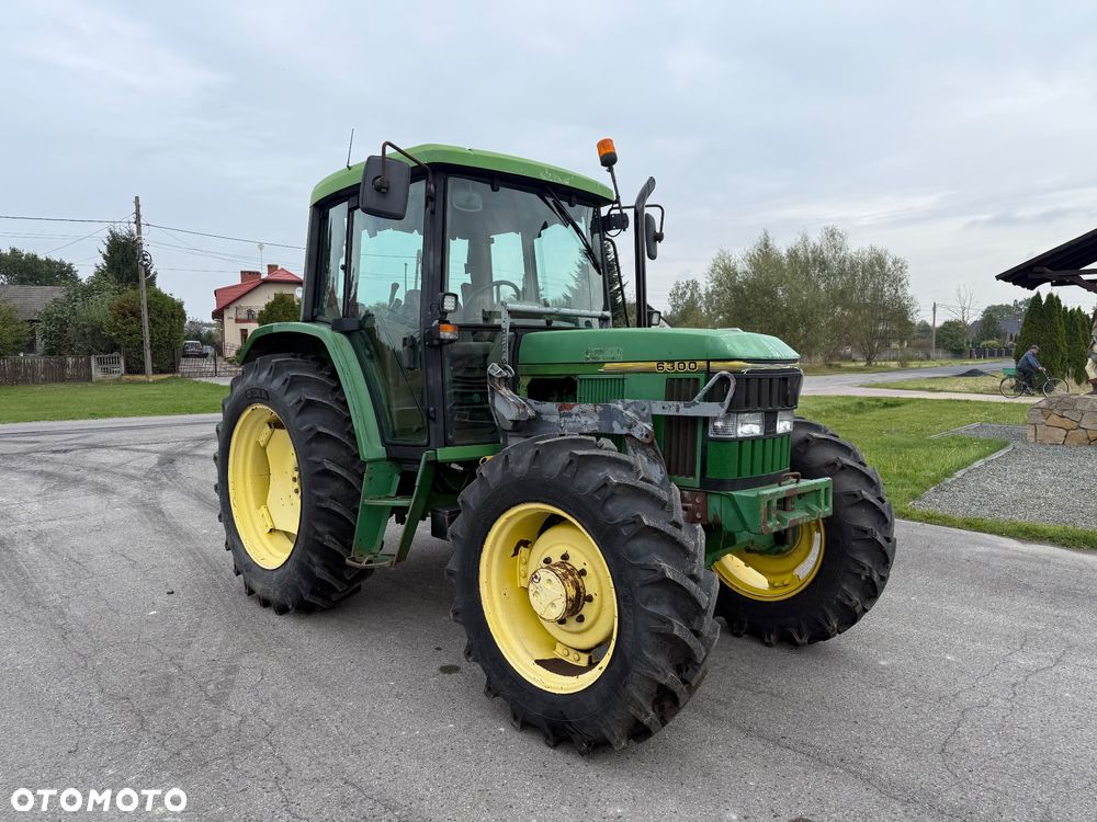 John Deere 6300 / NISKIE MOTOGODZINY / NOWE OPONY / ŁADOWACZ PRZEDNI / DODATKOWY OSPRZĘT / Z FRANCJI / STAN BDB / / / - 3