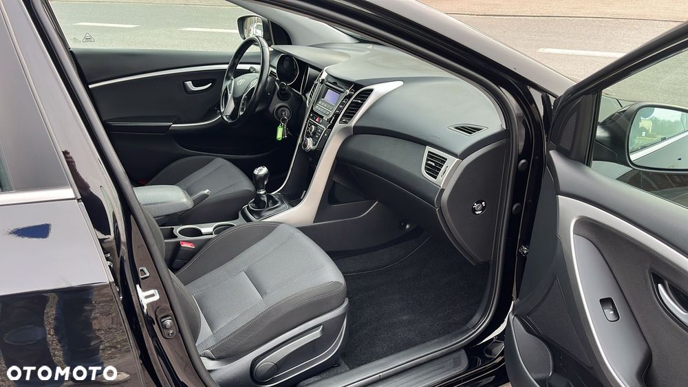 Hyundai i30 blue 1.6 GDI Style - 12