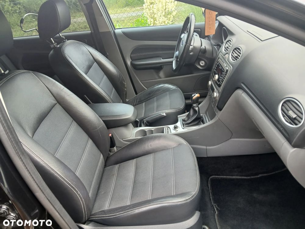 Ford Focus 1.8 FF Gold X - 27