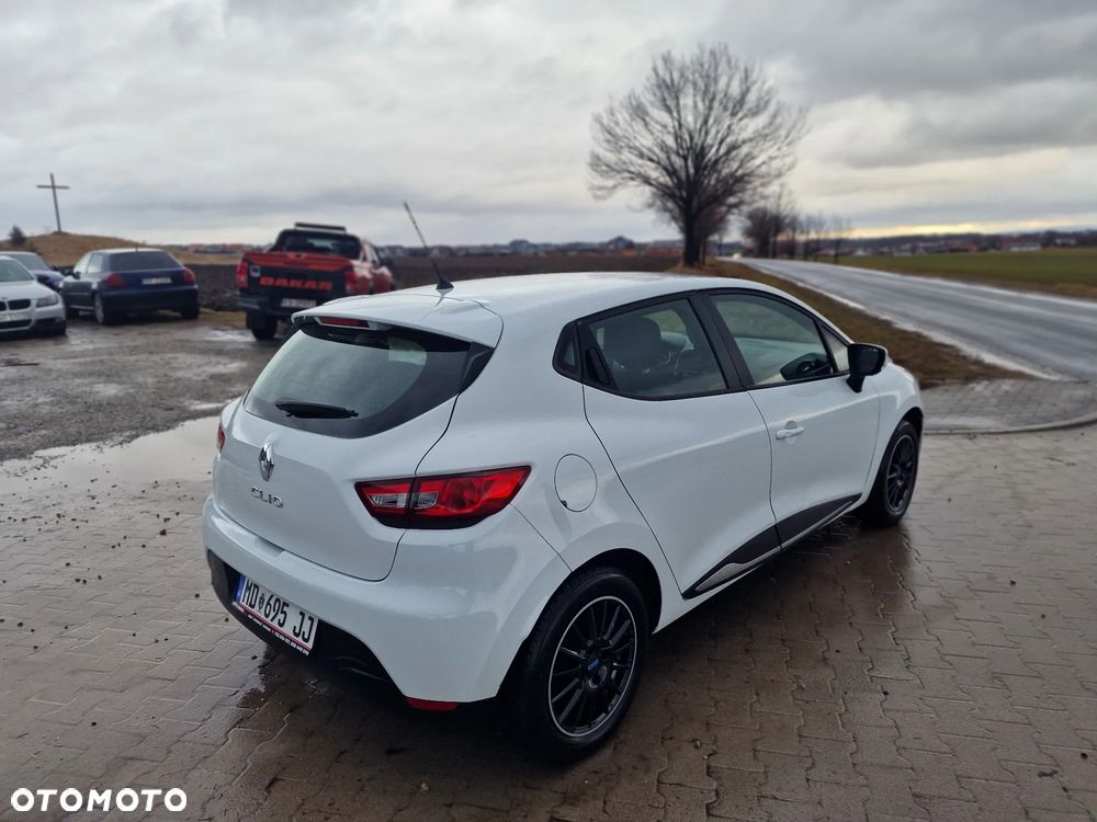 Renault Clio 1.2 16V 75 Limited - 10