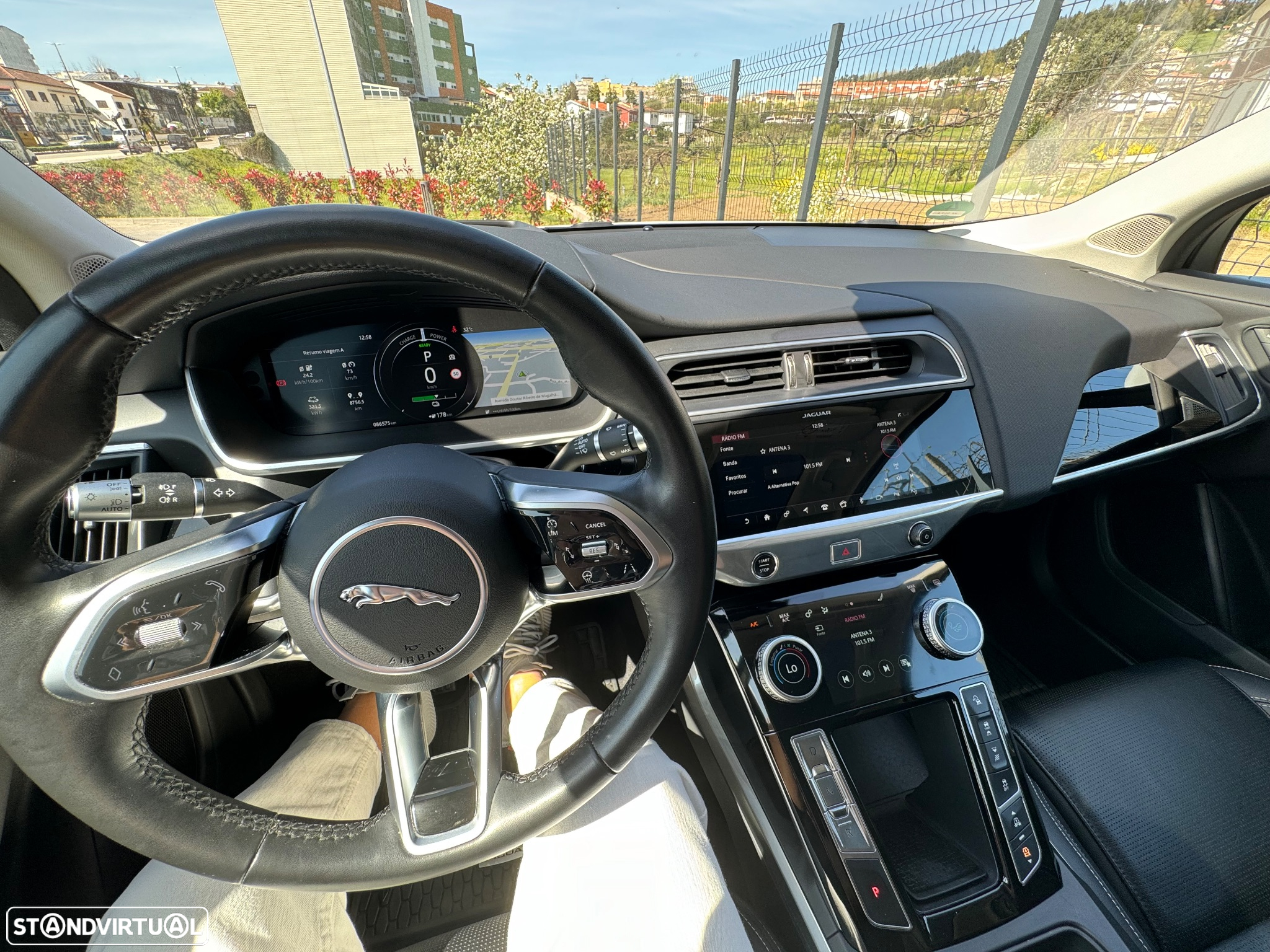Jaguar I-Pace EV400 R-Dynamic HSE AWD - 8