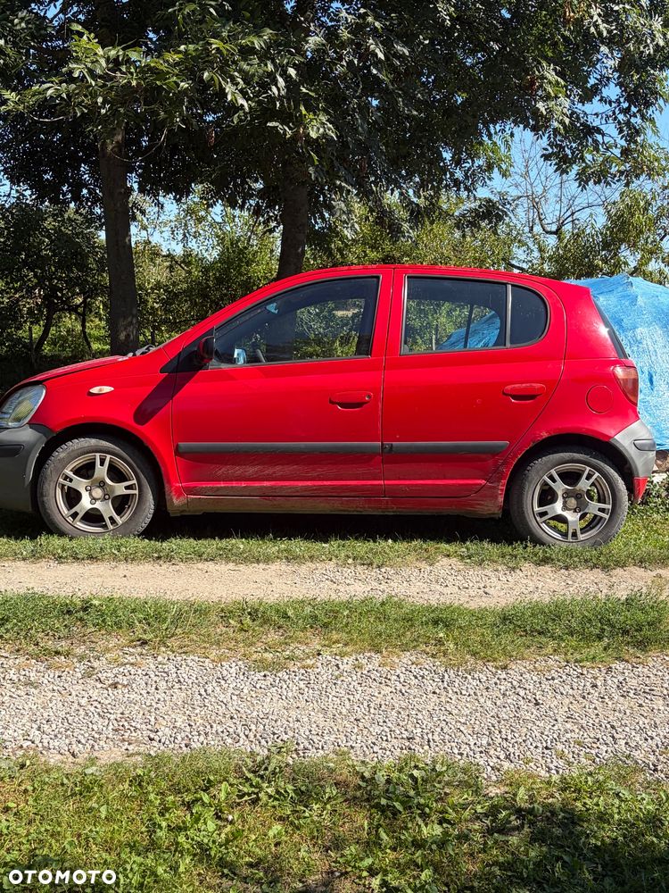 Toyota Yaris 1.0 Base - 1