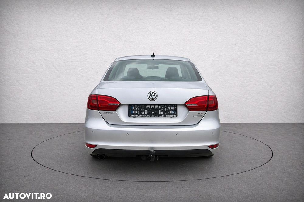 Volkswagen Jetta 1.6 TDI DSG Blue Motion Technology Comfortline - 5