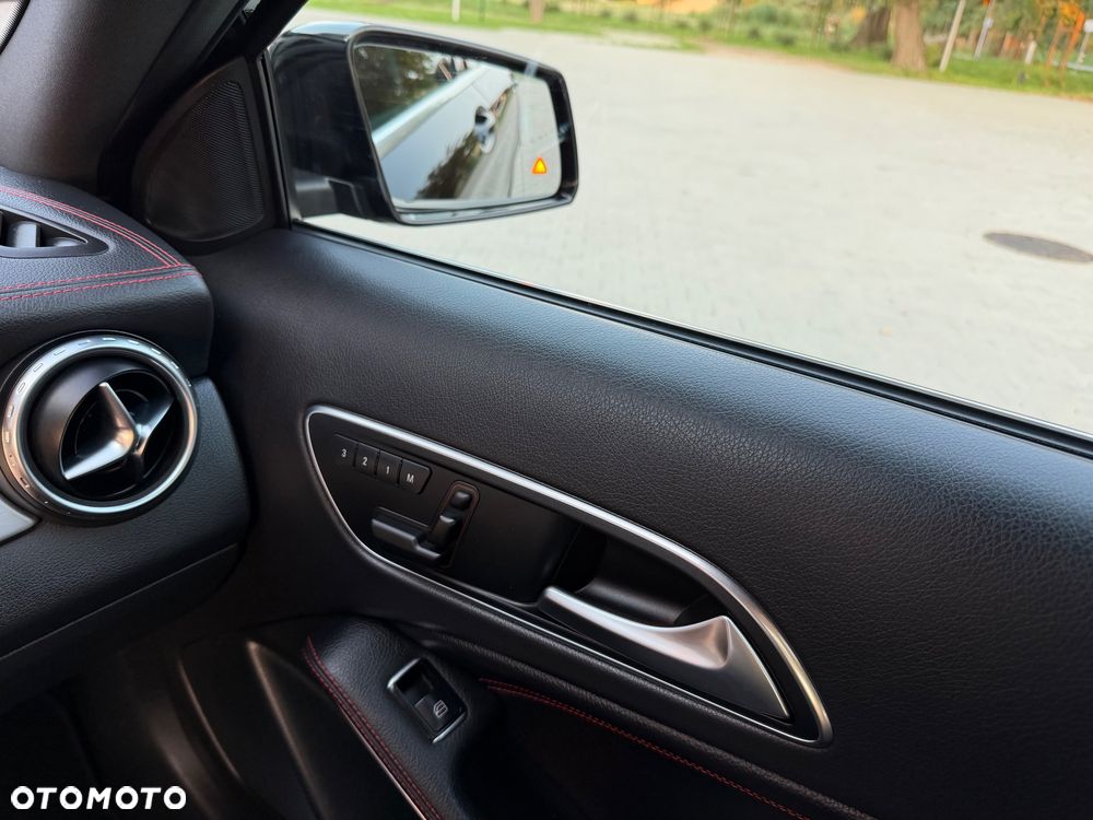 Mercedes-Benz GLA 250 4Matic 7G-DCT AMG Line - 37