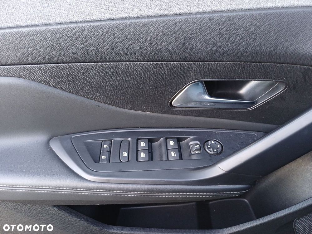 Peugeot 308 1.5 BlueHDi Allure Pack S&S EAT8 - 23