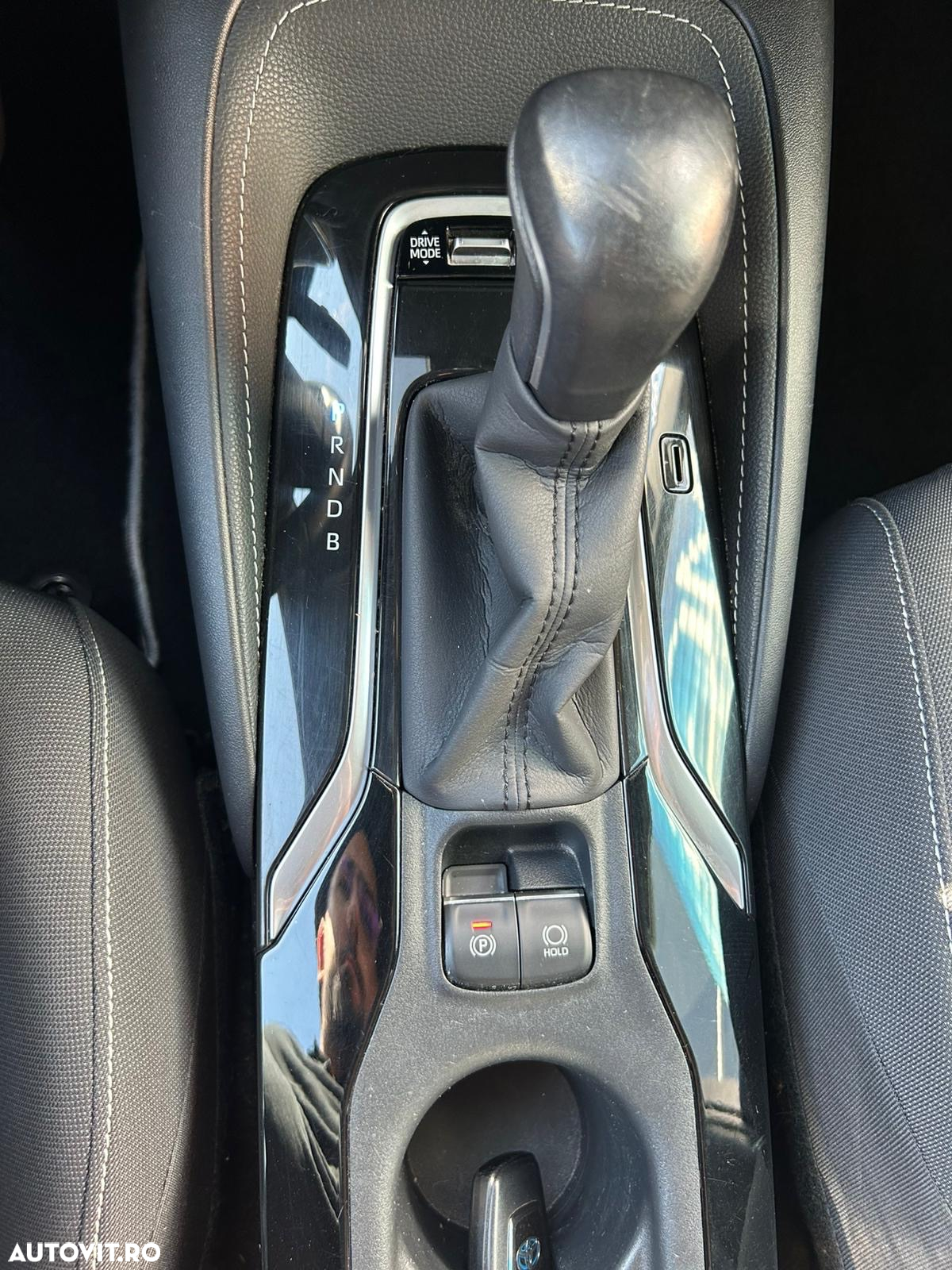 Toyota Corolla 1.8 Hybrid Comfort - 22