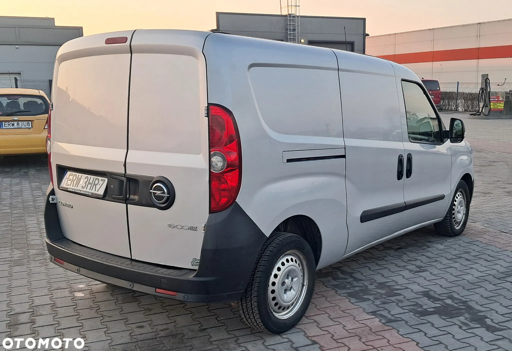 Opel COMBO - 4