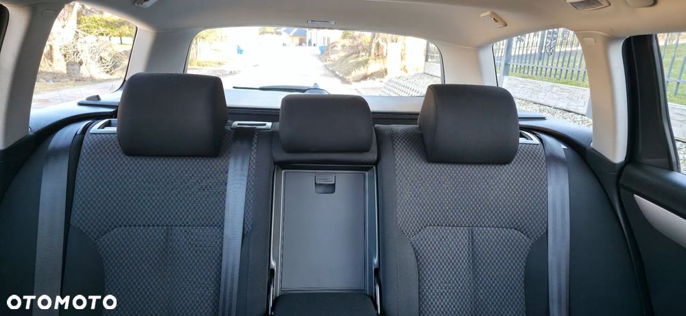 Volkswagen Passat - 16