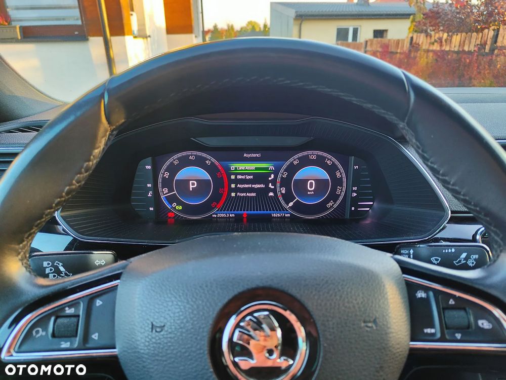 Skoda Superb 2.0 TDI L&K DSG - 13