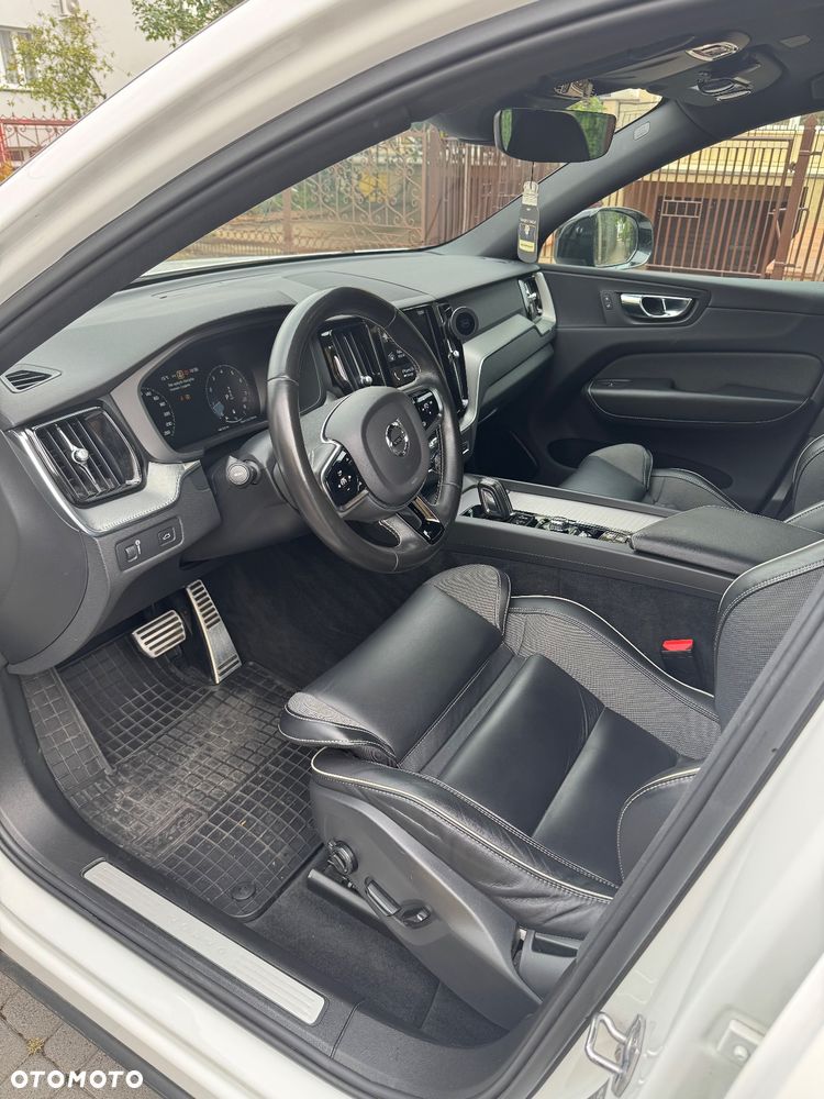 Volvo XC 60 T4 R-Design - 12